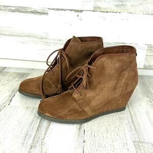 Madden Girl Women 8.5 Brown Faux Suede Wedge Lace Up Casual Winter Ankle Boots